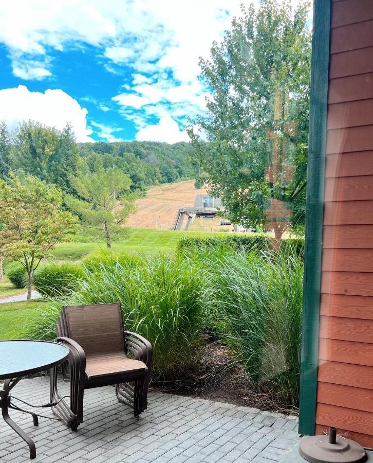 Mountain Creek Resort At Appalachian Hotel - Pool & Hot Tub Vernon Exterior photo